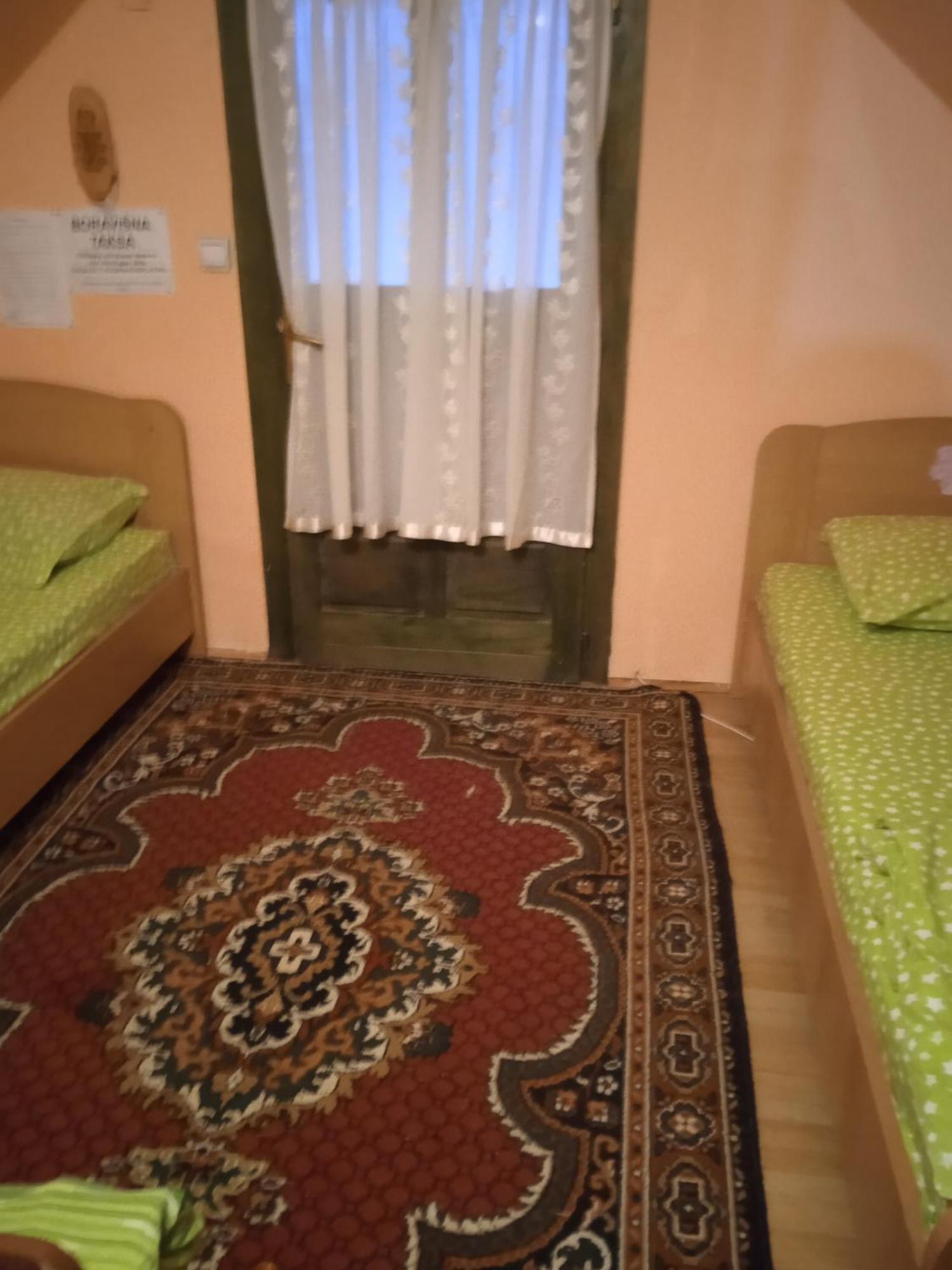 Holiday Home Vila Milka Kremna Екстериор снимка
