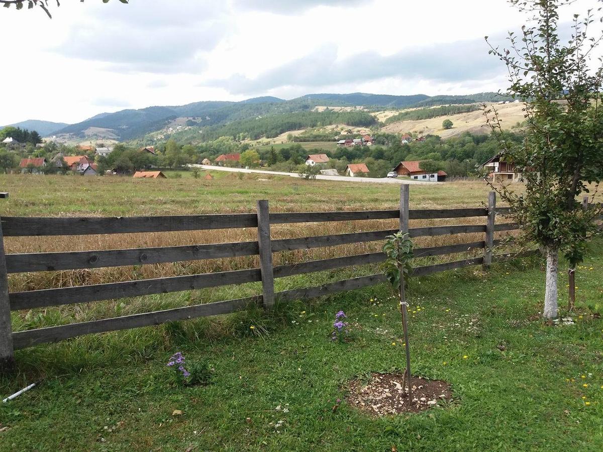 Holiday Home Vila Milka Kremna Екстериор снимка