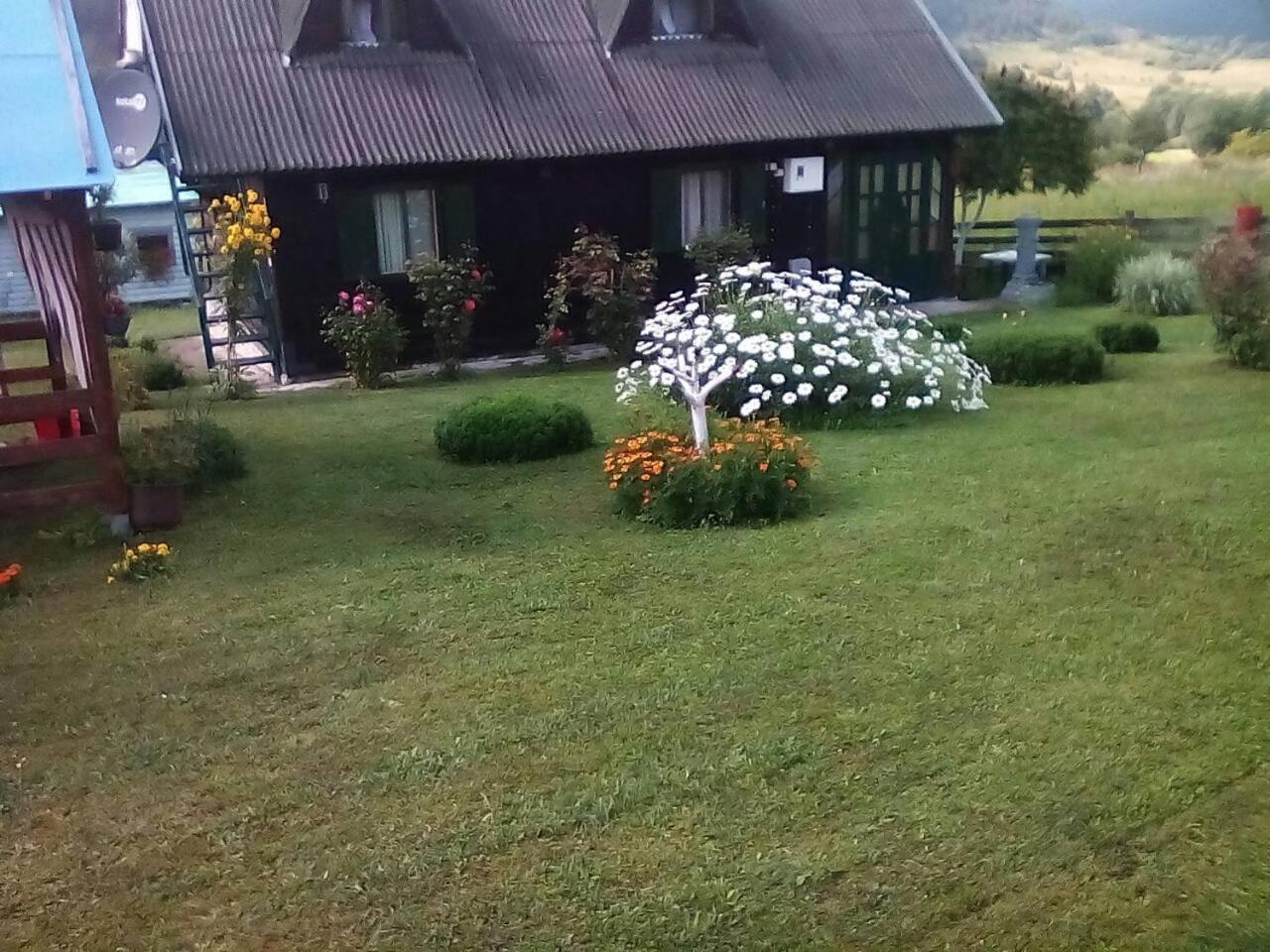 Holiday Home Vila Milka Kremna Екстериор снимка